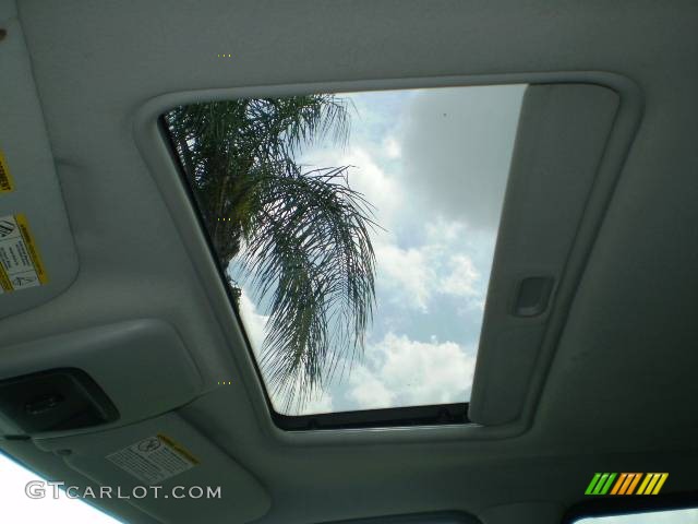2004 Explorer XLT - Silver Birch Metallic / Graphite photo #29