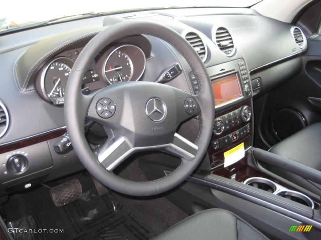 Black Interior 2011 Mercedes-Benz GL 350 Blutec 4Matic Photo #40397893