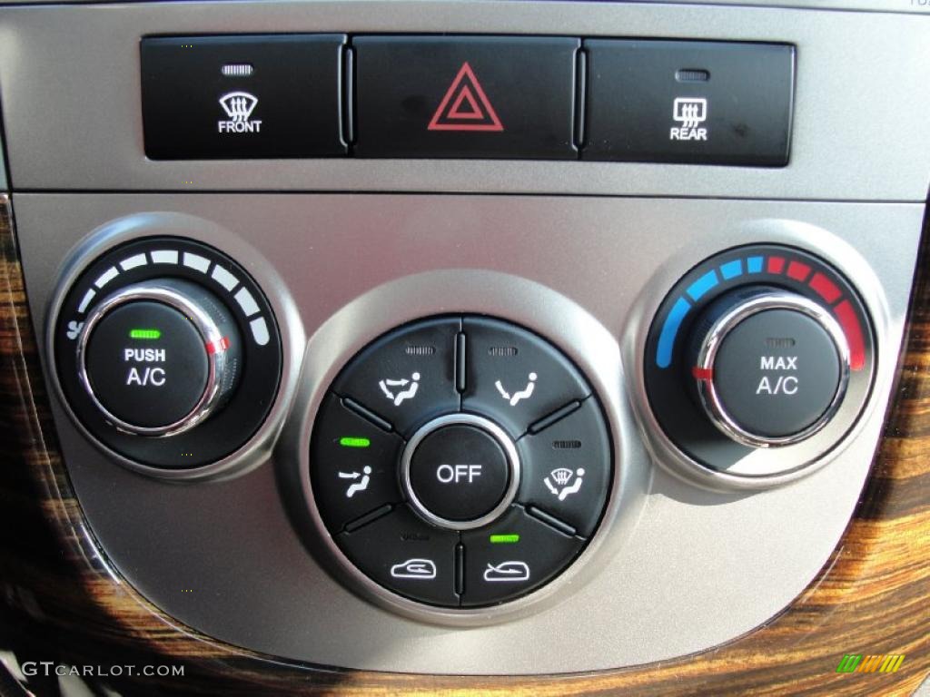 2011 Hyundai Santa Fe SE Controls Photo #40400361