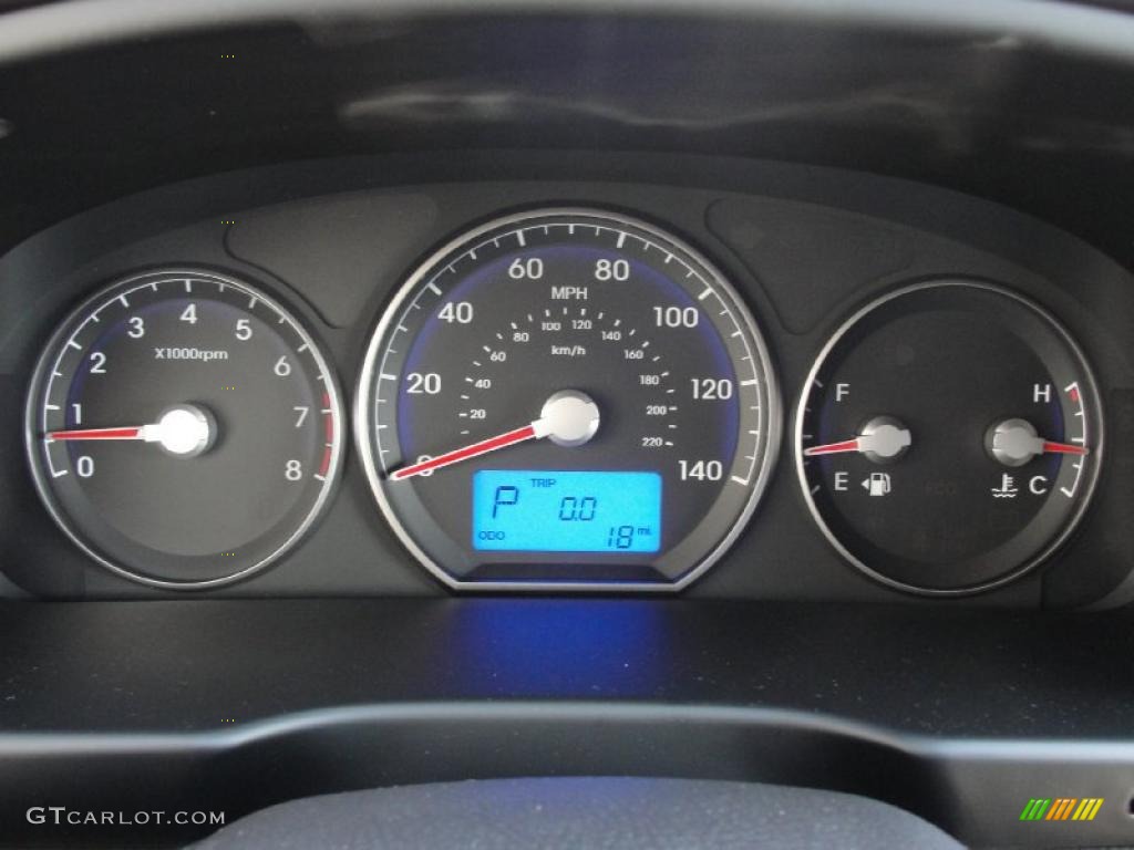 2011 Hyundai Santa Fe SE Gauges Photo #40400429