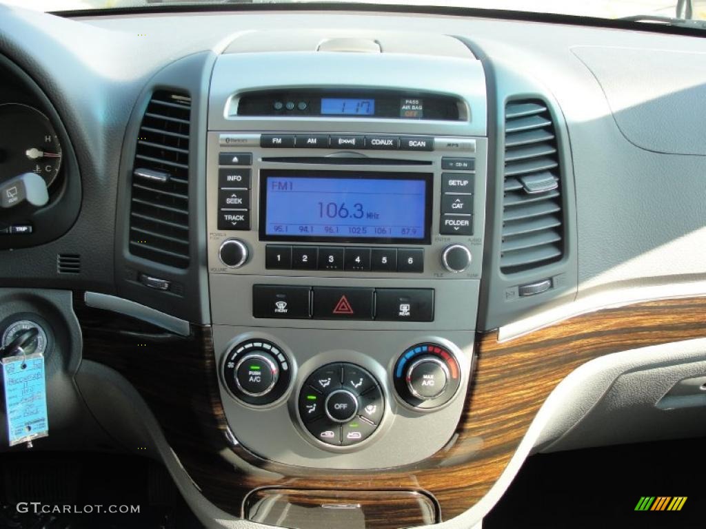 2011 Hyundai Santa Fe SE Controls Photo #40400861