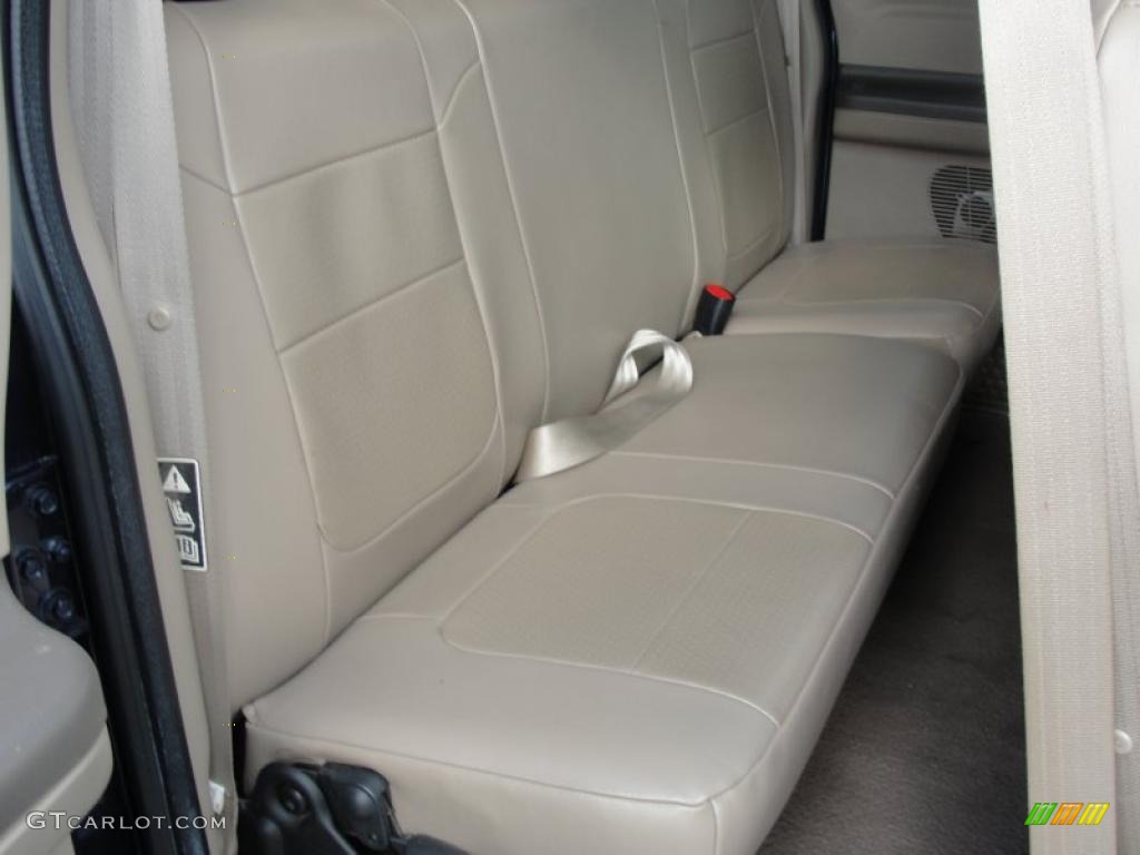 Medium Parchment Interior 2001 Ford F250 Super Duty Lariat SuperCab Photo #40402665