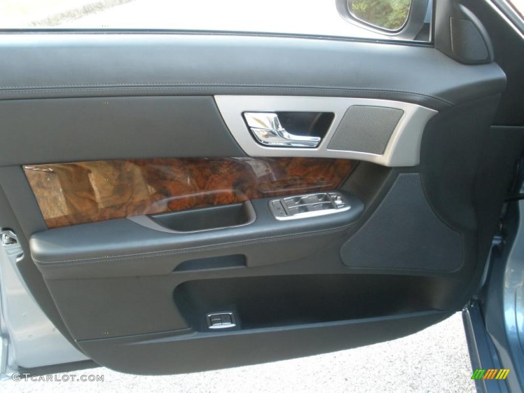 2009 Jaguar XF Luxury Charcoal/Charcoal Door Panel Photo #40406193