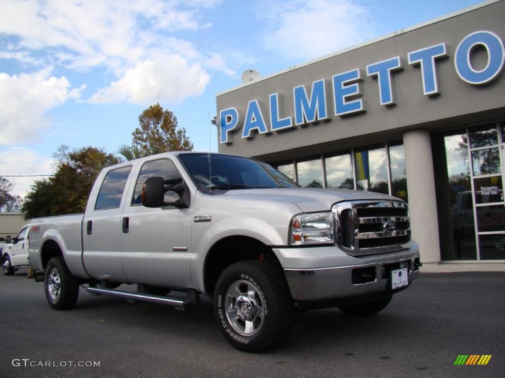 2005 F250 Super Duty Lariat FX4 Crew Cab 4x4 - Silver Metallic / Medium Flint photo #2