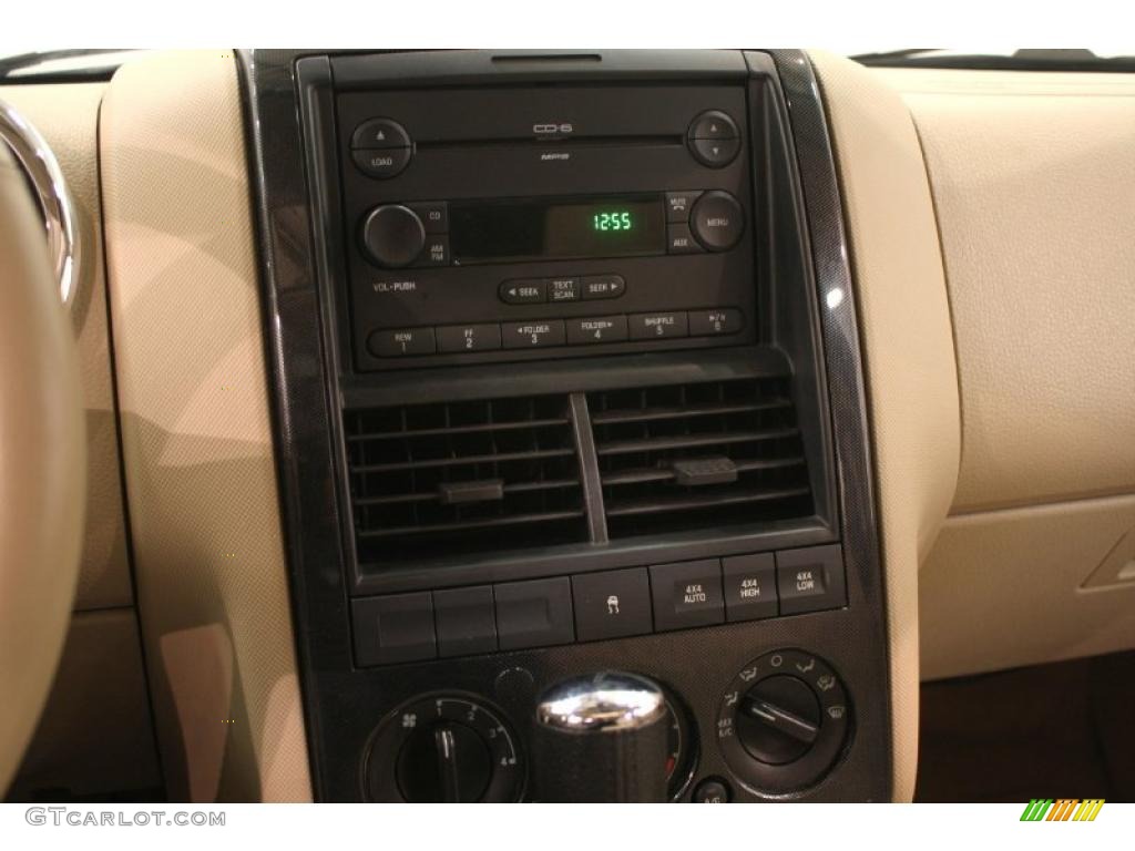 2006 Ford Explorer XLT 4x4 Controls Photo #40414420