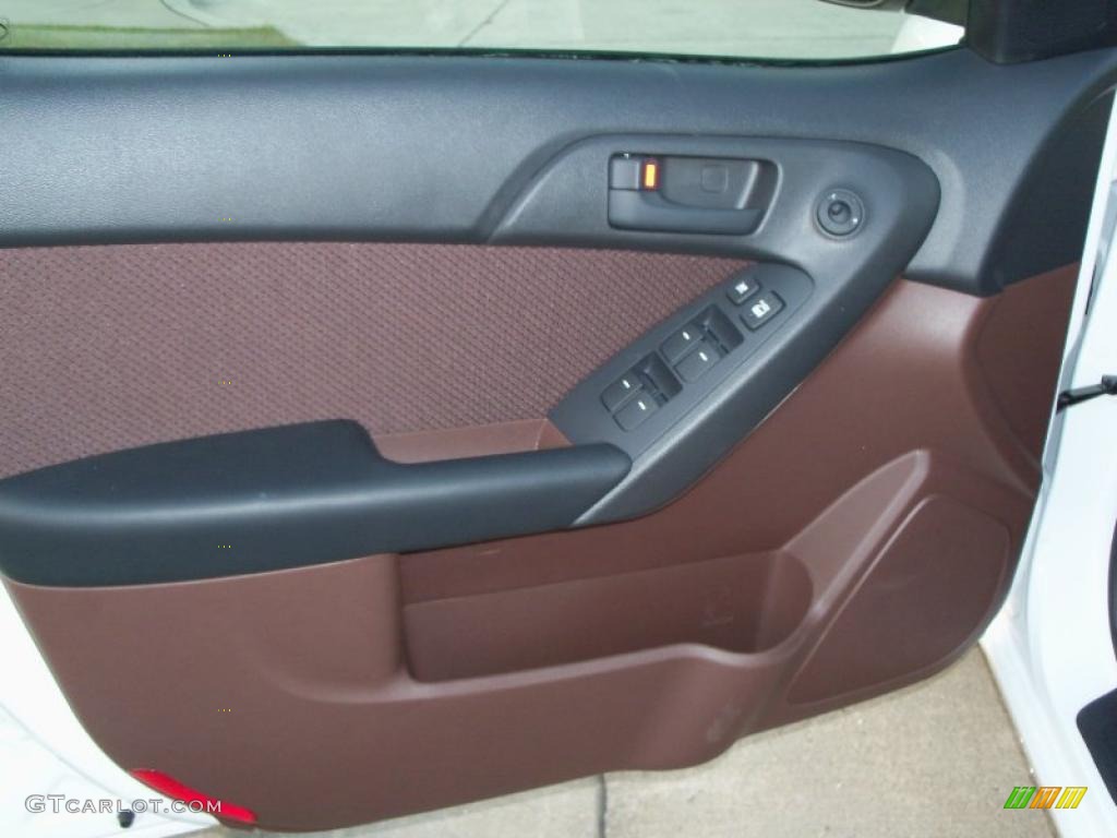 2011 Kia Forte EX Coffee Door Panel Photo #40415712