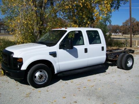 2008 Ford F350 Super Duty XL Crew Cab Chassis Data, Info and Specs