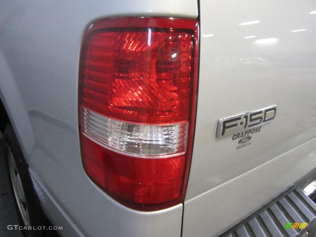 2004 F150 XL Regular Cab - Silver Metallic / Dark Flint photo #13