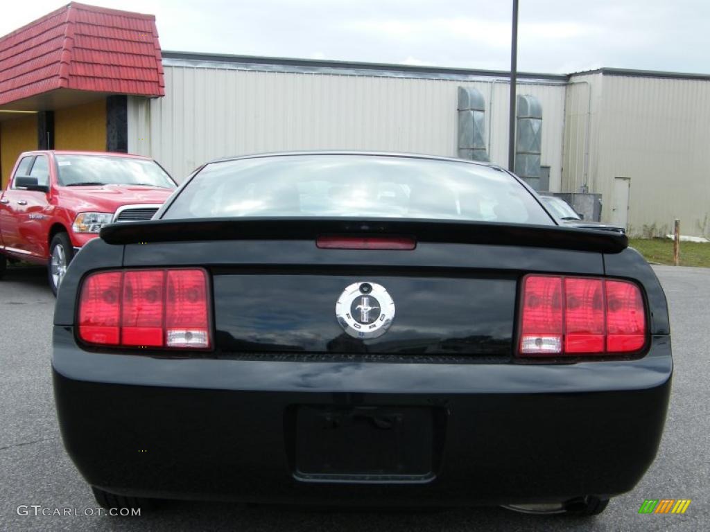 2007 Mustang V6 Premium Coupe - Black / Dark Charcoal photo #4