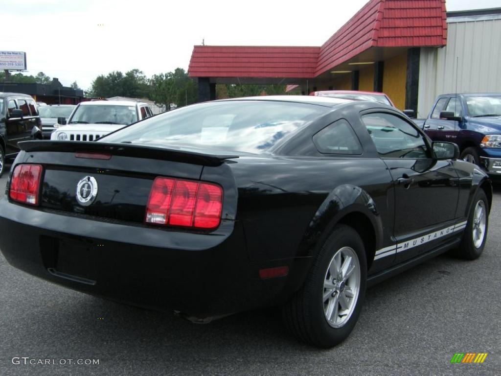 2007 Mustang V6 Premium Coupe - Black / Dark Charcoal photo #5