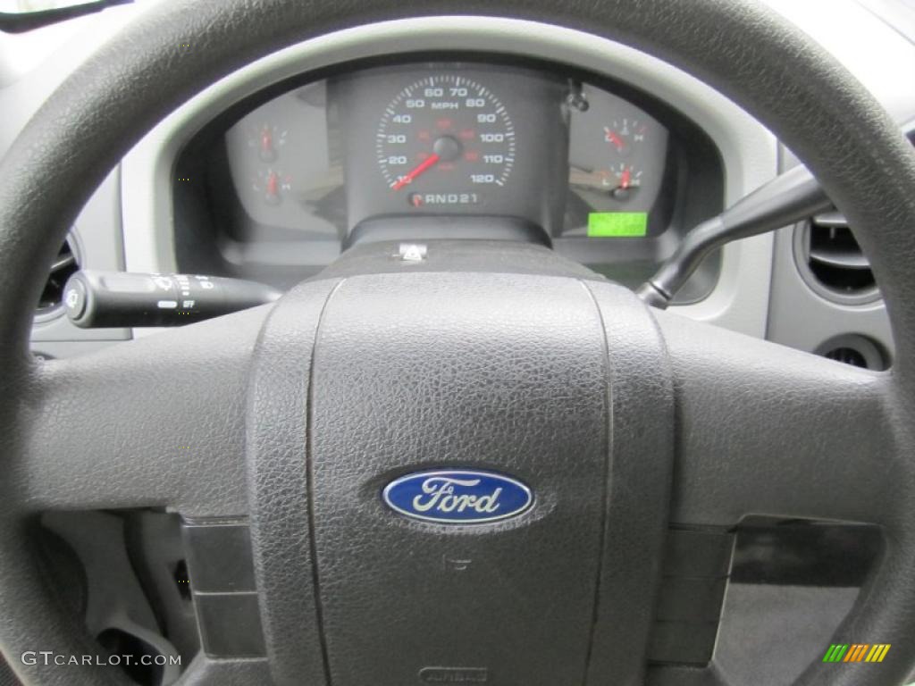 2004 F150 XL Regular Cab - Silver Metallic / Dark Flint photo #22