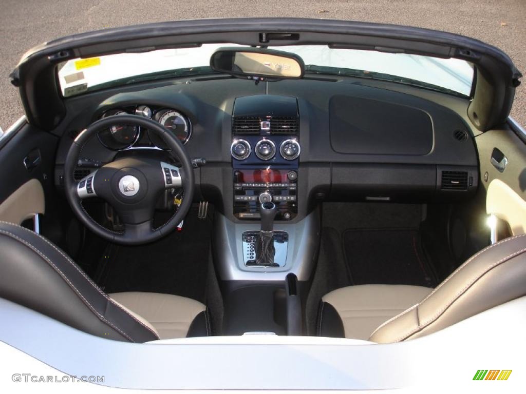 2008 Saturn Sky Red Line Roadster Tan Dashboard Photo #40425676