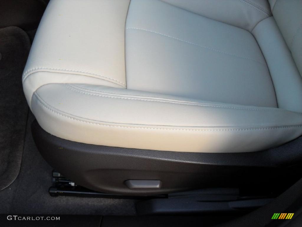 Cocoa/Light Neutral Leather Interior 2011 Chevrolet Cruze LT Photo #40427276