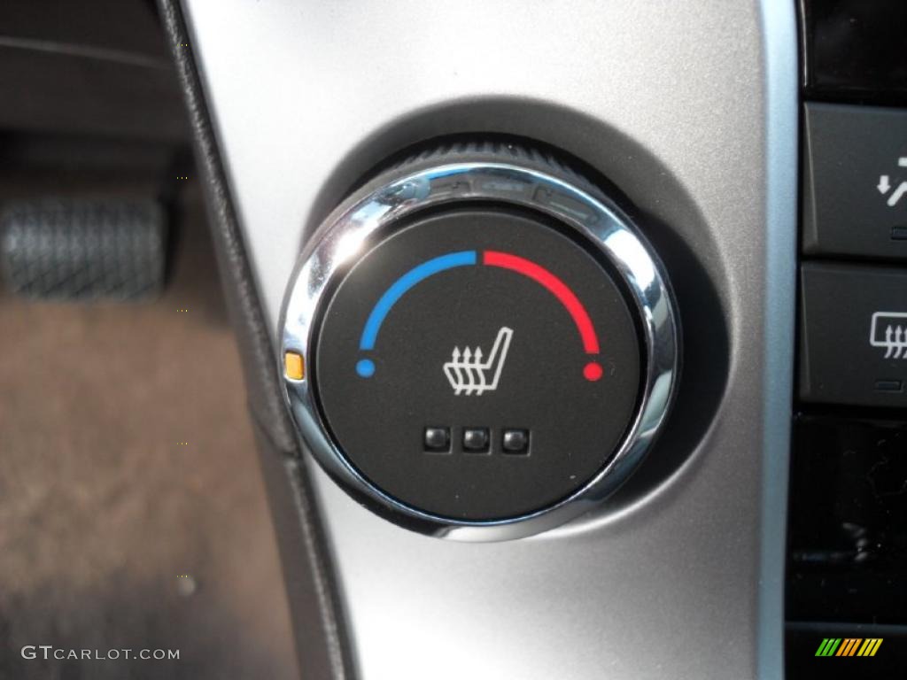 2011 Chevrolet Cruze LT Controls Photo #40427340