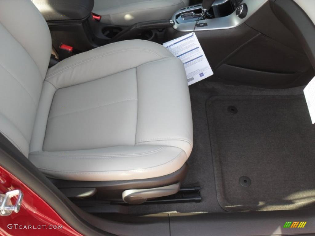 Cocoa/Light Neutral Leather Interior 2011 Chevrolet Cruze LT Photo #40427492
