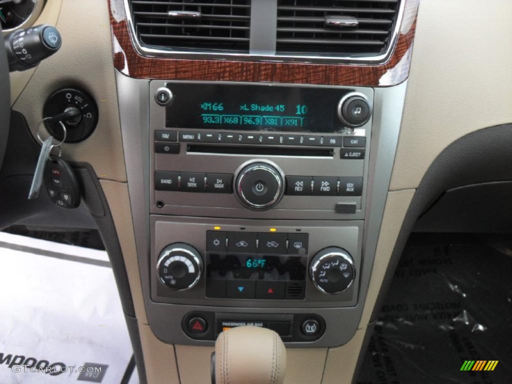 2011 Chevrolet Malibu LTZ Controls Photo #40429024