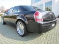 Brilliant Black - 300 C HEMI Photo No. 3