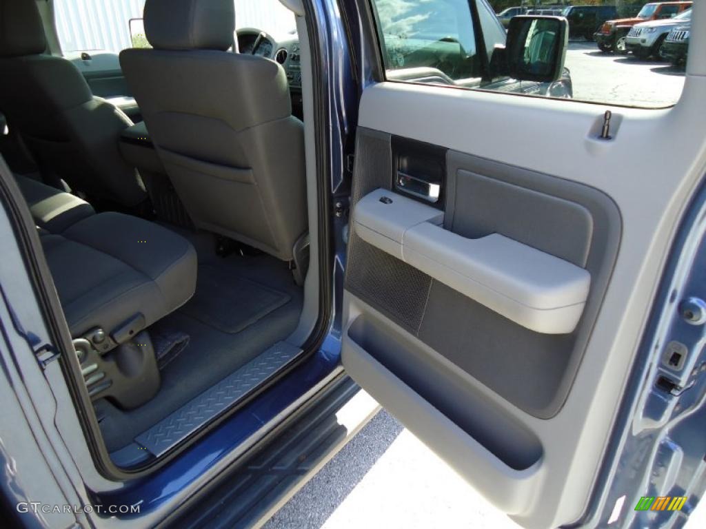 2006 F150 XLT SuperCrew - True Blue Metallic / Medium/Dark Flint photo #14