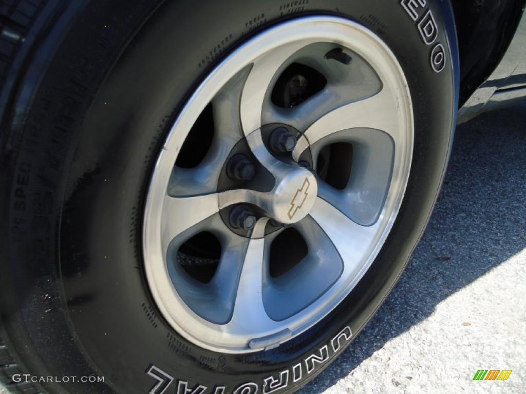 2002 Chevrolet Blazer LS Wheel Photos