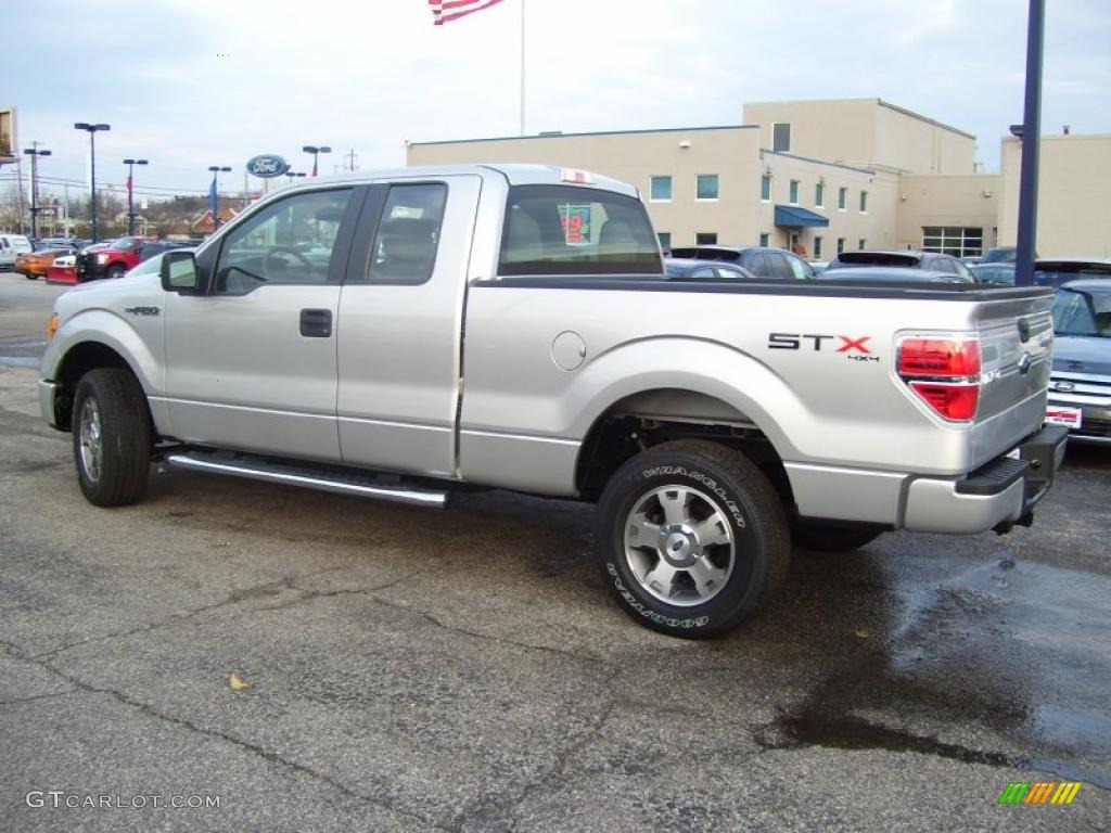 2010 F150 STX SuperCab 4x4 - Ingot Silver Metallic / Medium Stone photo #3