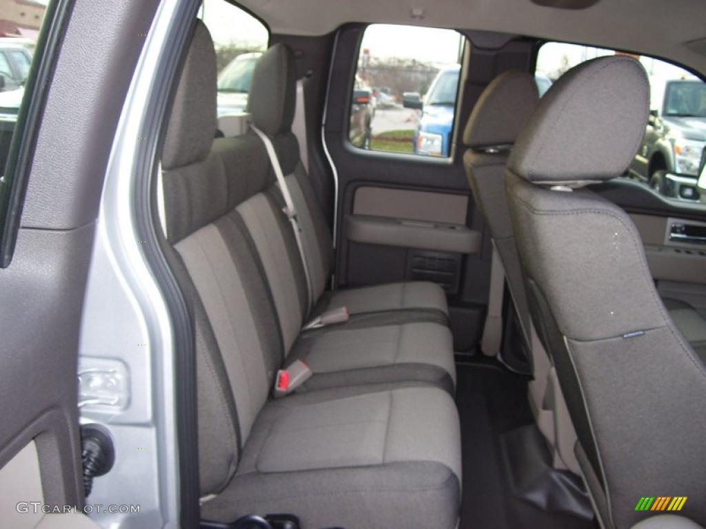 2010 F150 STX SuperCab 4x4 - Ingot Silver Metallic / Medium Stone photo #19