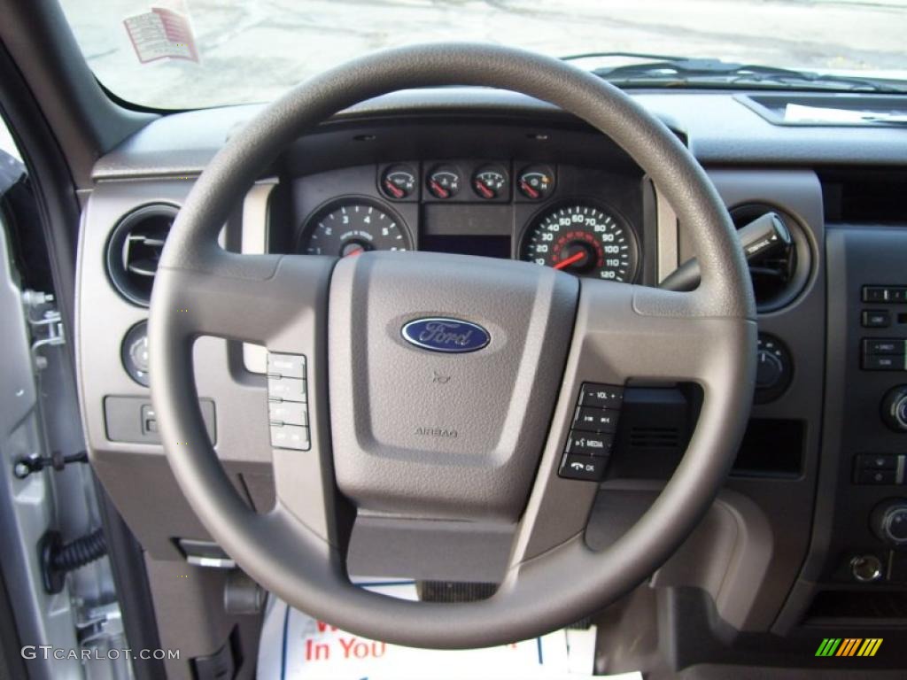 2010 F150 STX SuperCab 4x4 - Ingot Silver Metallic / Medium Stone photo #21