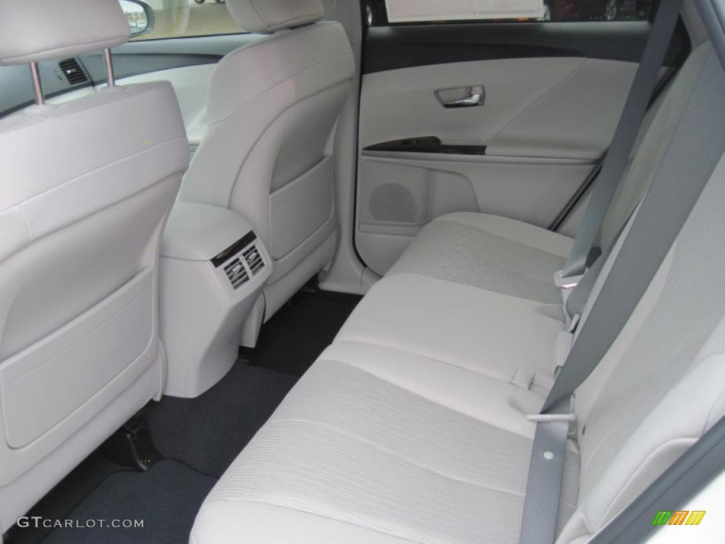 Light Gray Interior 2011 Toyota Venza I4 Photo #40436300