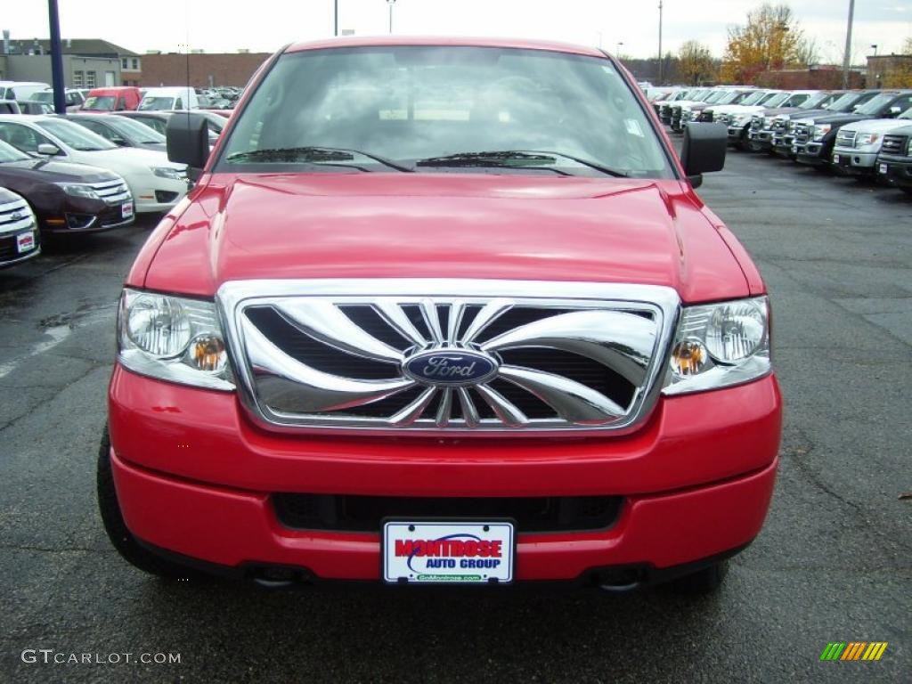 2005 F150 STX SuperCab 4x4 - Bright Red / Medium Flint Grey photo #8