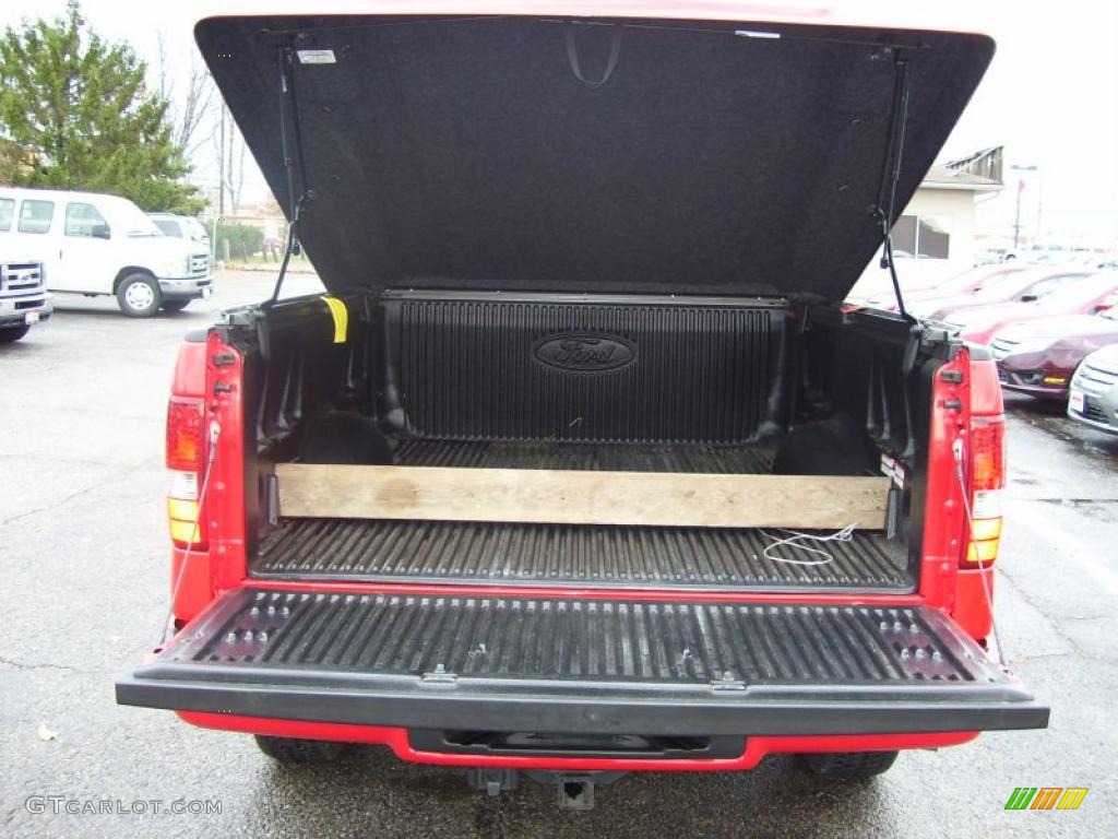 2005 F150 STX SuperCab 4x4 - Bright Red / Medium Flint Grey photo #12