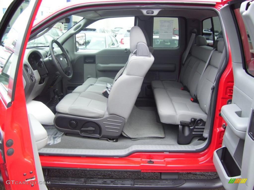 2005 F150 STX SuperCab 4x4 - Bright Red / Medium Flint Grey photo #22