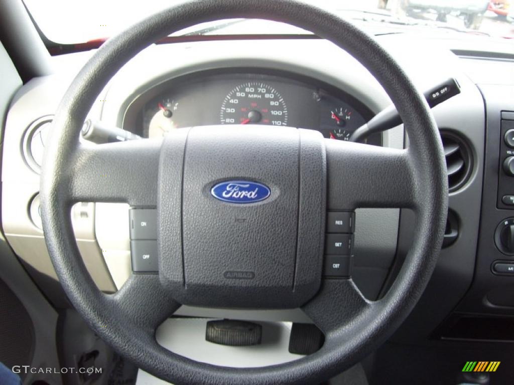 2005 F150 STX SuperCab 4x4 - Bright Red / Medium Flint Grey photo #27