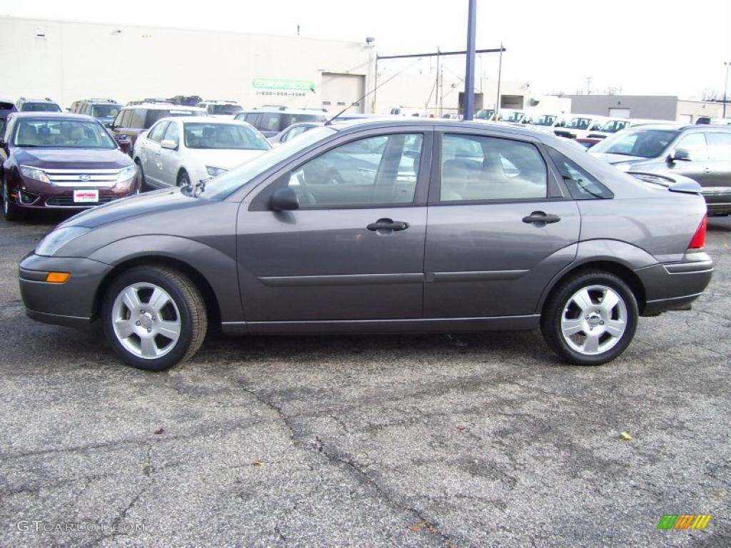 2004 Focus ZTS Sedan - Liquid Grey Metallic / Medium Graphite photo #2