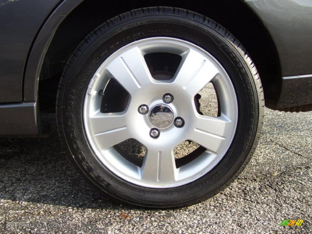 2004 Ford Focus ZTS Sedan Wheel Photo #40439241