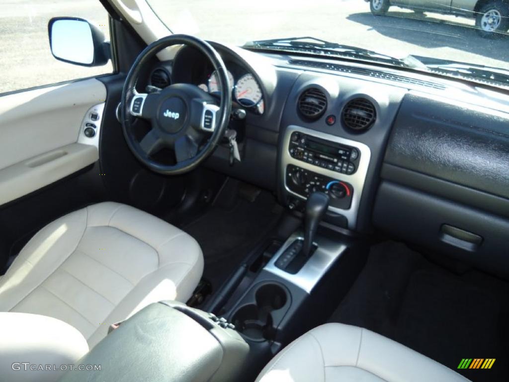 Taupe Interior 2002 Jeep Liberty Limited Photo #40441613