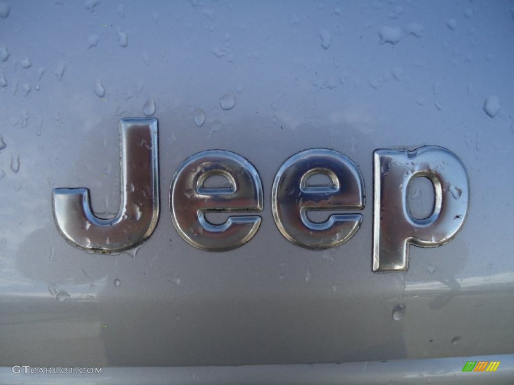 2002 Jeep Liberty Limited Marks and Logos Photos
