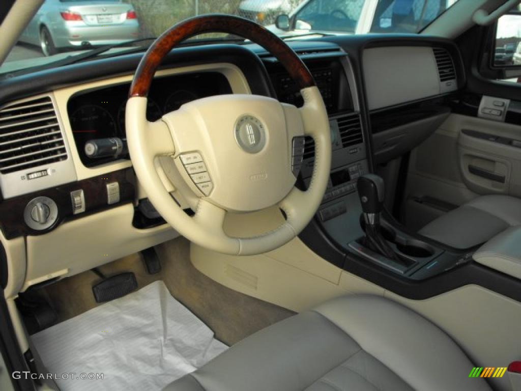 2003 Lincoln Aviator Luxury Interior Photo 40443321