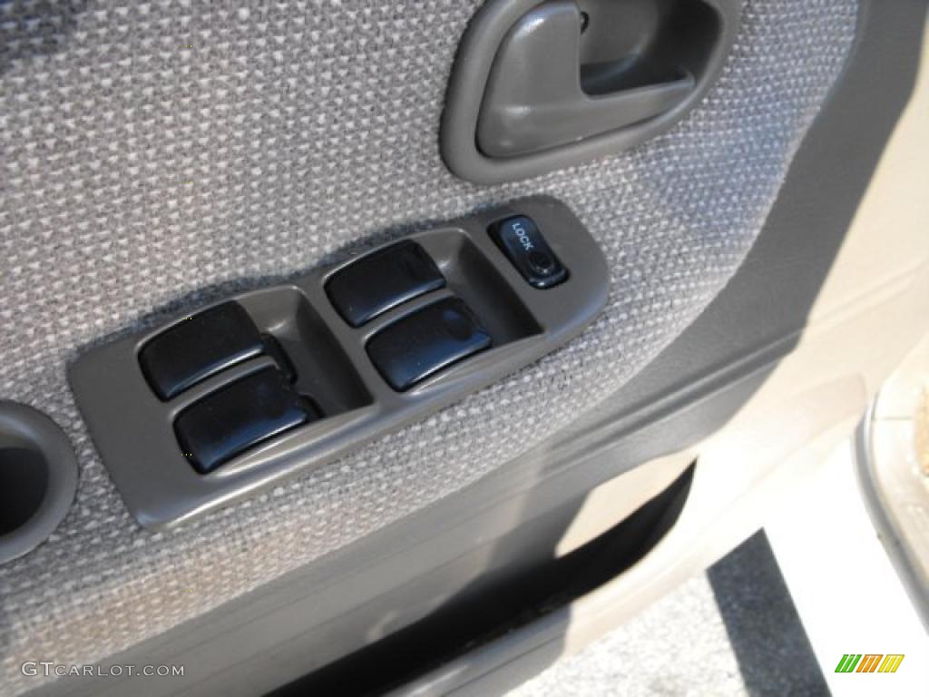 1999 Kia Sportage 4WD Controls Photo #40443713