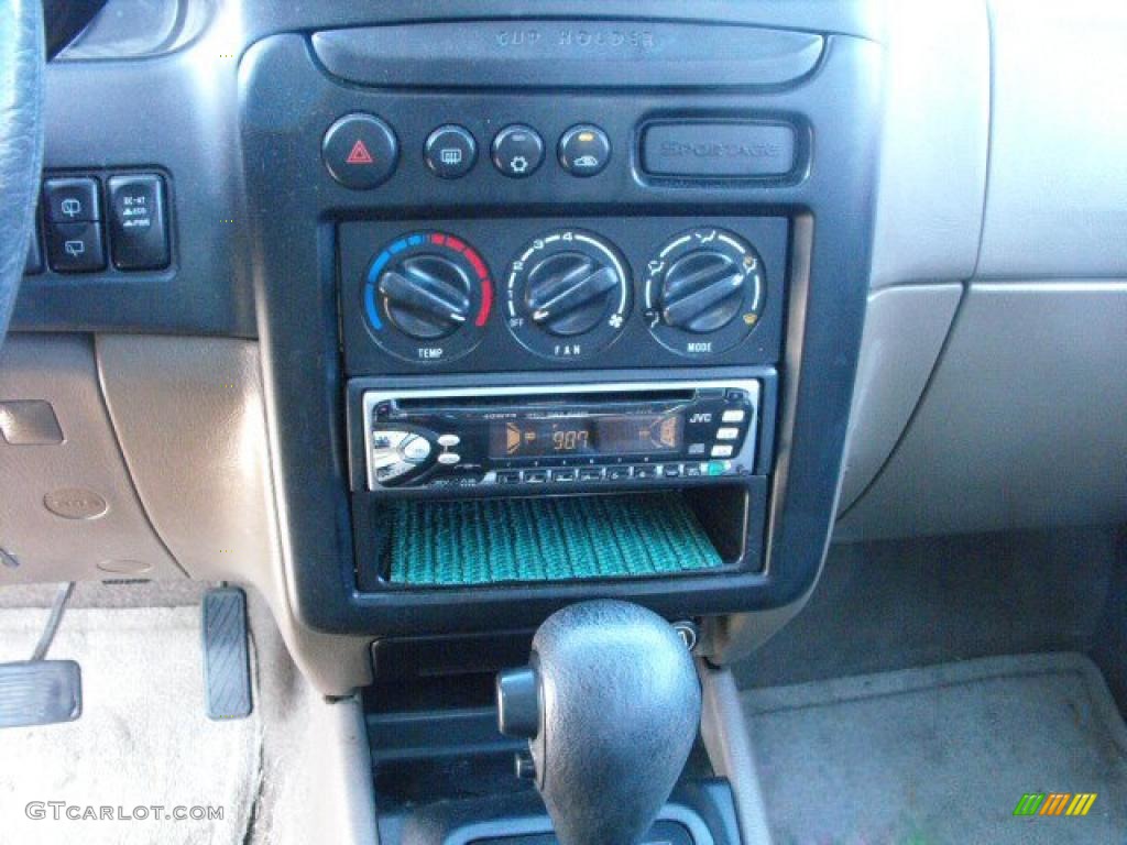 1999 Sportage 4WD - White / Brown photo #11