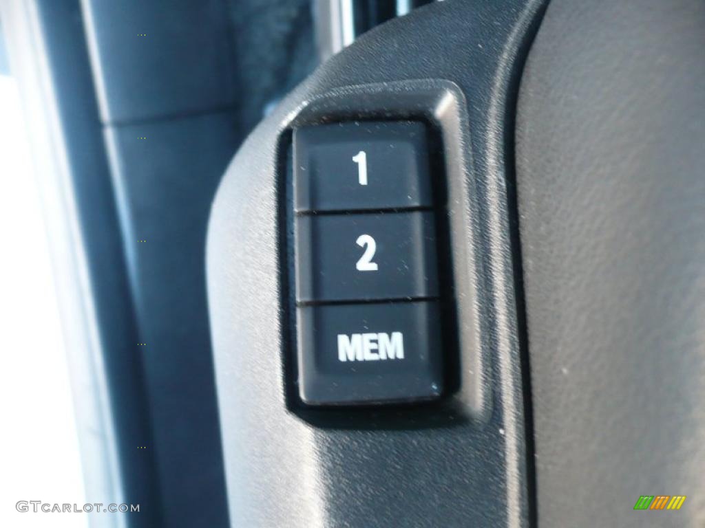 2010 Chevrolet Equinox LTZ AWD Controls Photo #40446637