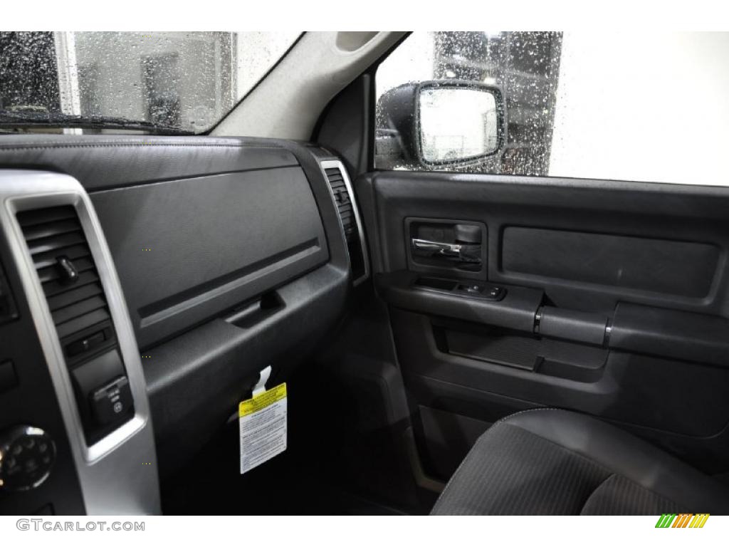 2011 Ram 1500 Sport Quad Cab - Brilliant Black Crystal Pearl / Dark Slate Gray photo #17