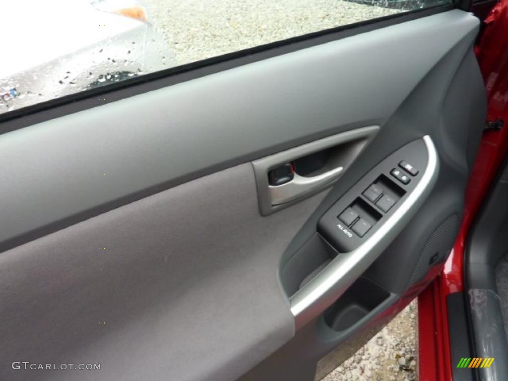 2010 Prius Hybrid III - Barcelona Red Metallic / Dark Gray photo #12