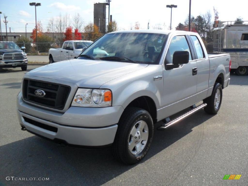 2008 F150 STX SuperCab 4x4 - Silver Metallic / Medium Flint Grey photo #1