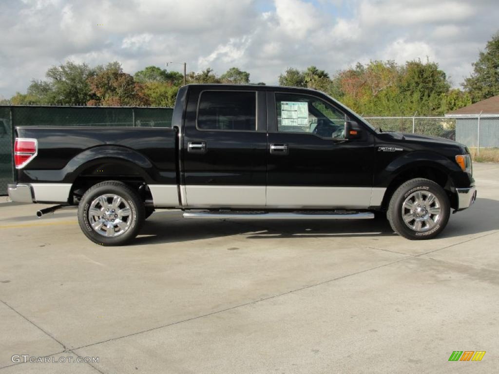 2010 F150 XLT SuperCrew - Tuxedo Black / Medium Stone photo #2