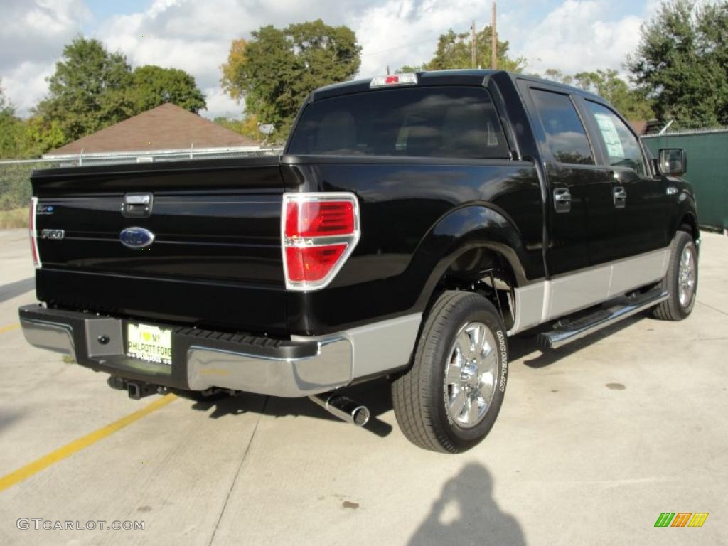 2010 F150 XLT SuperCrew - Tuxedo Black / Medium Stone photo #3
