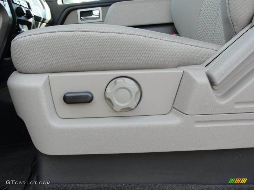 2010 F150 XLT SuperCrew - Tuxedo Black / Medium Stone photo #23