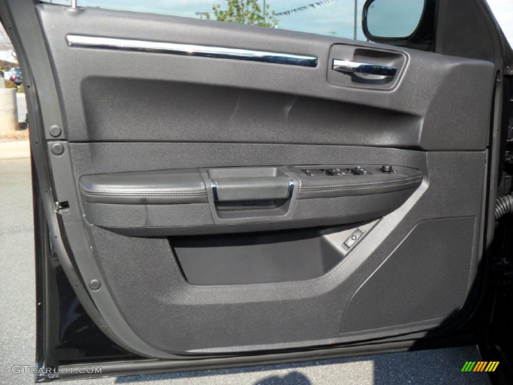 2008 Chrysler 300 C SRT8 Door Panel Photos