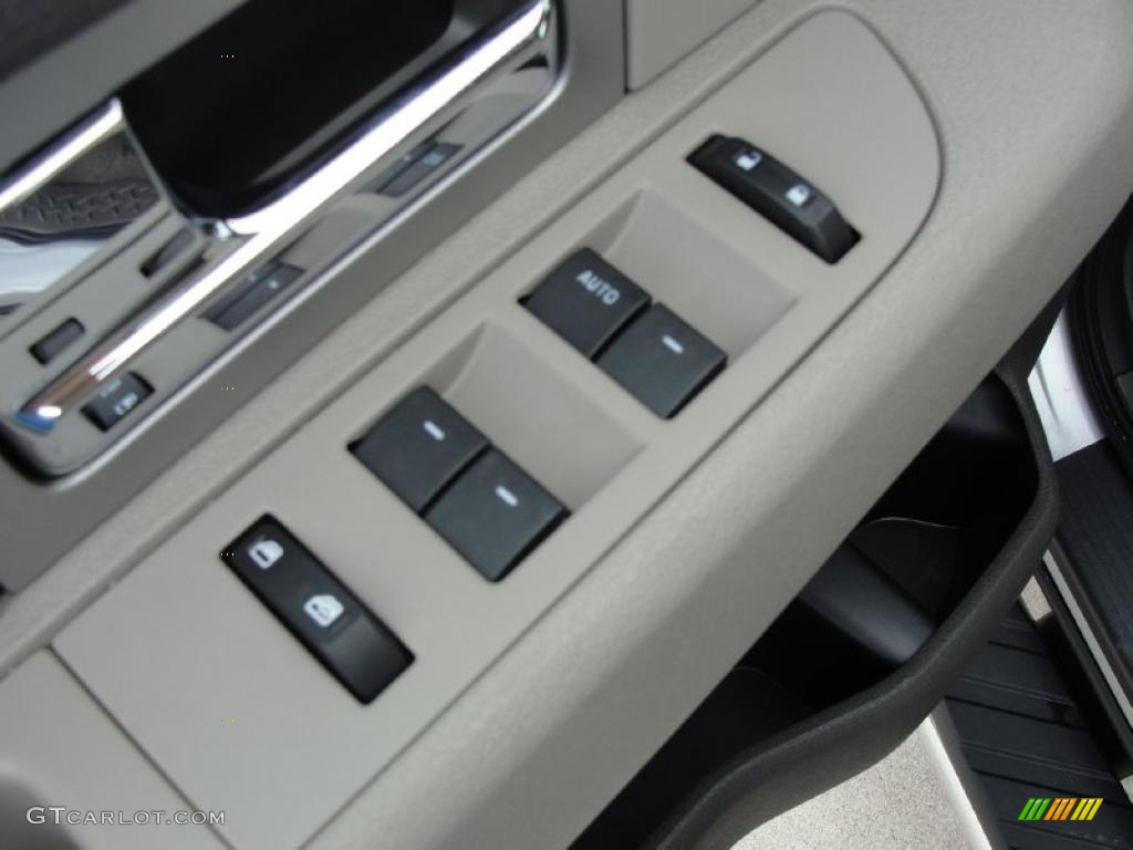 2010 F150 XLT SuperCab - Ingot Silver Metallic / Medium Stone photo #23