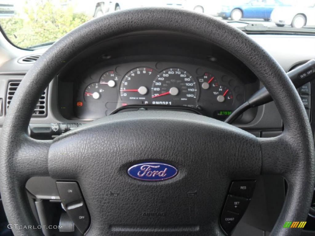 2004 Explorer XLS 4x4 - Dark Blue Pearl Metallic / Graphite photo #10
