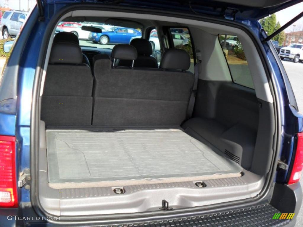 2004 Explorer XLS 4x4 - Dark Blue Pearl Metallic / Graphite photo #17