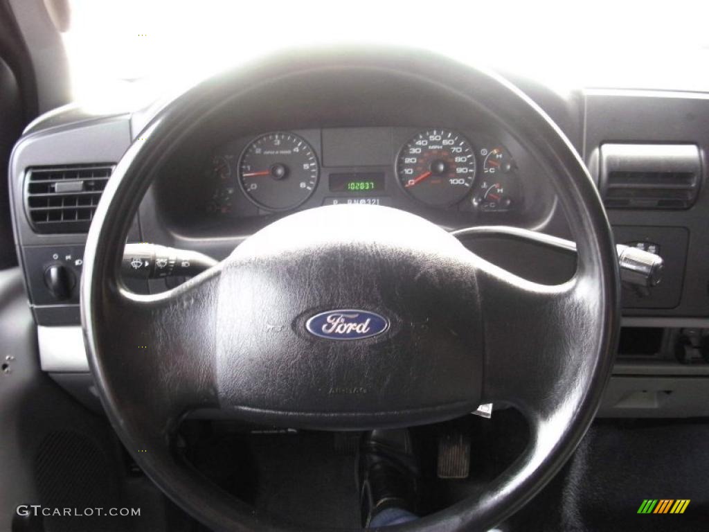 2005 Ford F250 Super Duty FX4 Crew Cab 4x4 Medium Flint Steering Wheel Photo #40456582